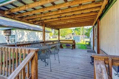 3 Mi to Swan Lake! Hunting & Fishing Retreat