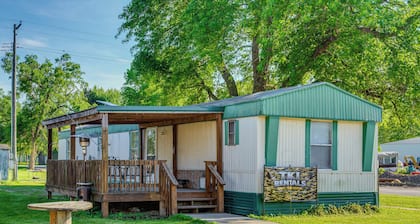 3 Mi to Swan Lake! Hunting & Fishing Retreat