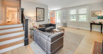 Located in the Heart of Gloucester Courthouse!