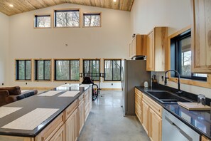 Interior - Minnesota Nature Escape! Lake Campbell Cabin (Bemidji)