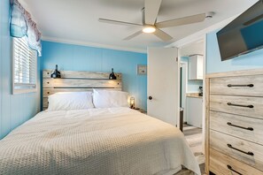 Interior - Walk to Sand Lake Beach! Family Escape w/ Fire Pit (National City)
