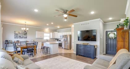 Deck & Large Yard! Family Haven in Cape Girardeau