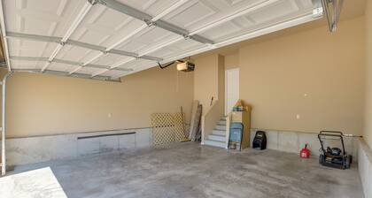 Deck & Large Yard! Family Haven in Cape Girardeau
