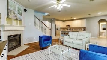 House (3 Bedrooms) | Front of property