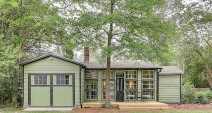 Quiet Tree-lined Yard & EV Charger: Near I95