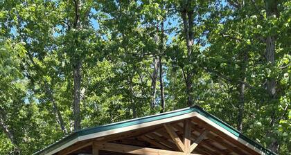 Charming 1-bedroom cabin in pleasant Critz for a cozy getaway
