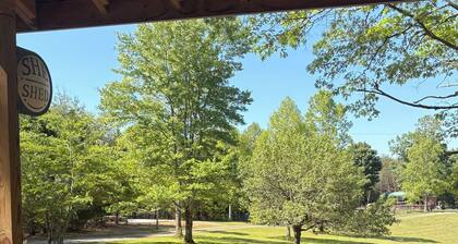 Charming 1-bedroom cabin in pleasant Critz for a cozy getaway