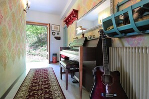 Interior - Stunning  villa for 8 people with WIFI, A/C, patio and pets allowed (Osigo)