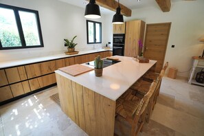 Private kitchen - Stone house close to town center (saint remy de provence)