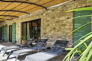 Terrace/patio - Stone house close to town center (saint remy de provence)