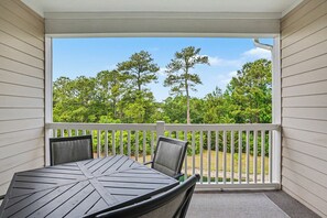 Outdoor dining - Ironwood #1433 New on Program! Great Location and Lots of Amenities! (North Myrtle Beach)