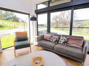 Living area - Strathview (Aberfeldy)