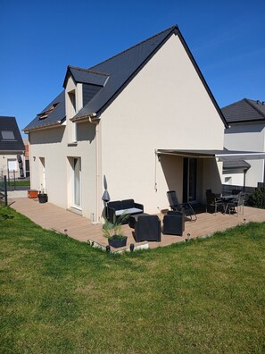Outdoor dining - House with garden and balneo Beach on foot (Houlgate)