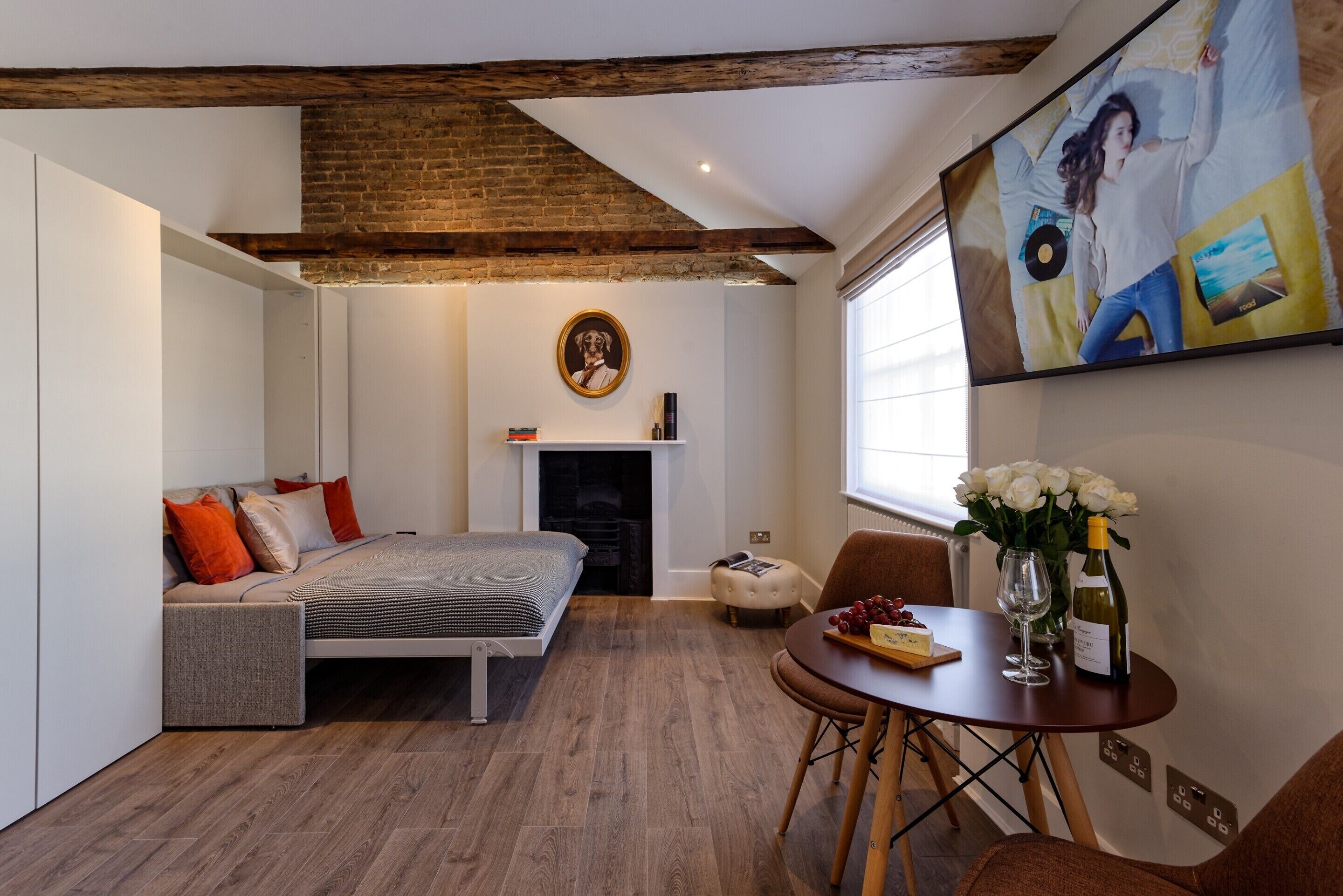 Hypo-allergenic bedding, laptop workspace, iron/ironing board, free WiFi
