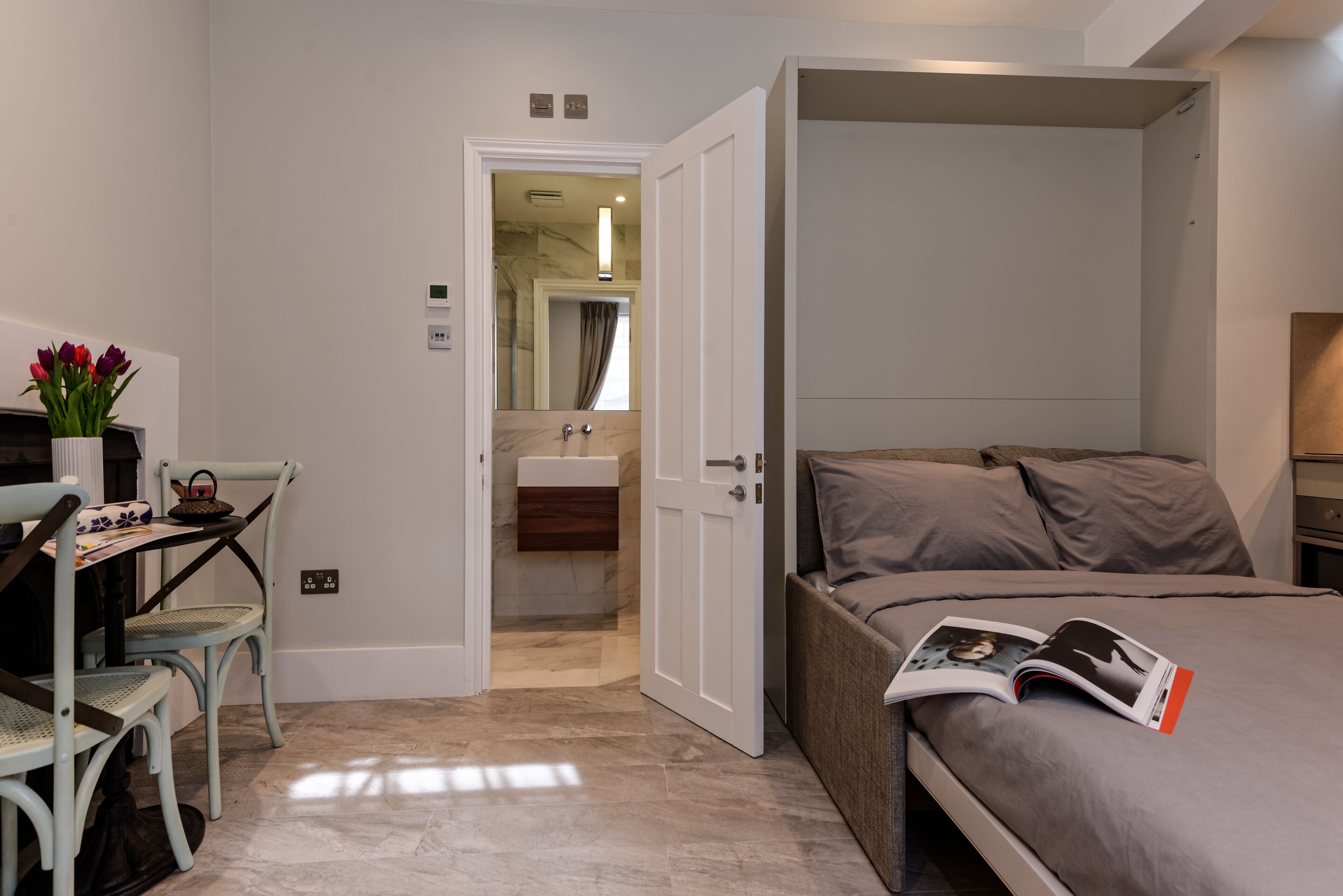 Deluxe Studio, Ensuite | Hypo-allergenic bedding, laptop workspace, iron/ironing board, free WiFi