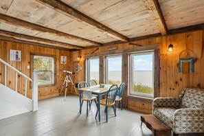 Interior - Canada Creek Coastal Cottage - Annapolis Valley (Waterville)
