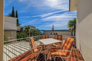 Outdoor dining - Vrbo Property (Dramalj)