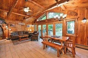 Smart TV - Cozy Bay Cottage w/ Lake Access & Trails Nearby (Cable)
