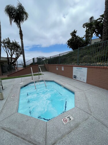 Resort Cozy 793 sqft 1-bedroom Imperial suite resort in serene Avila Beach