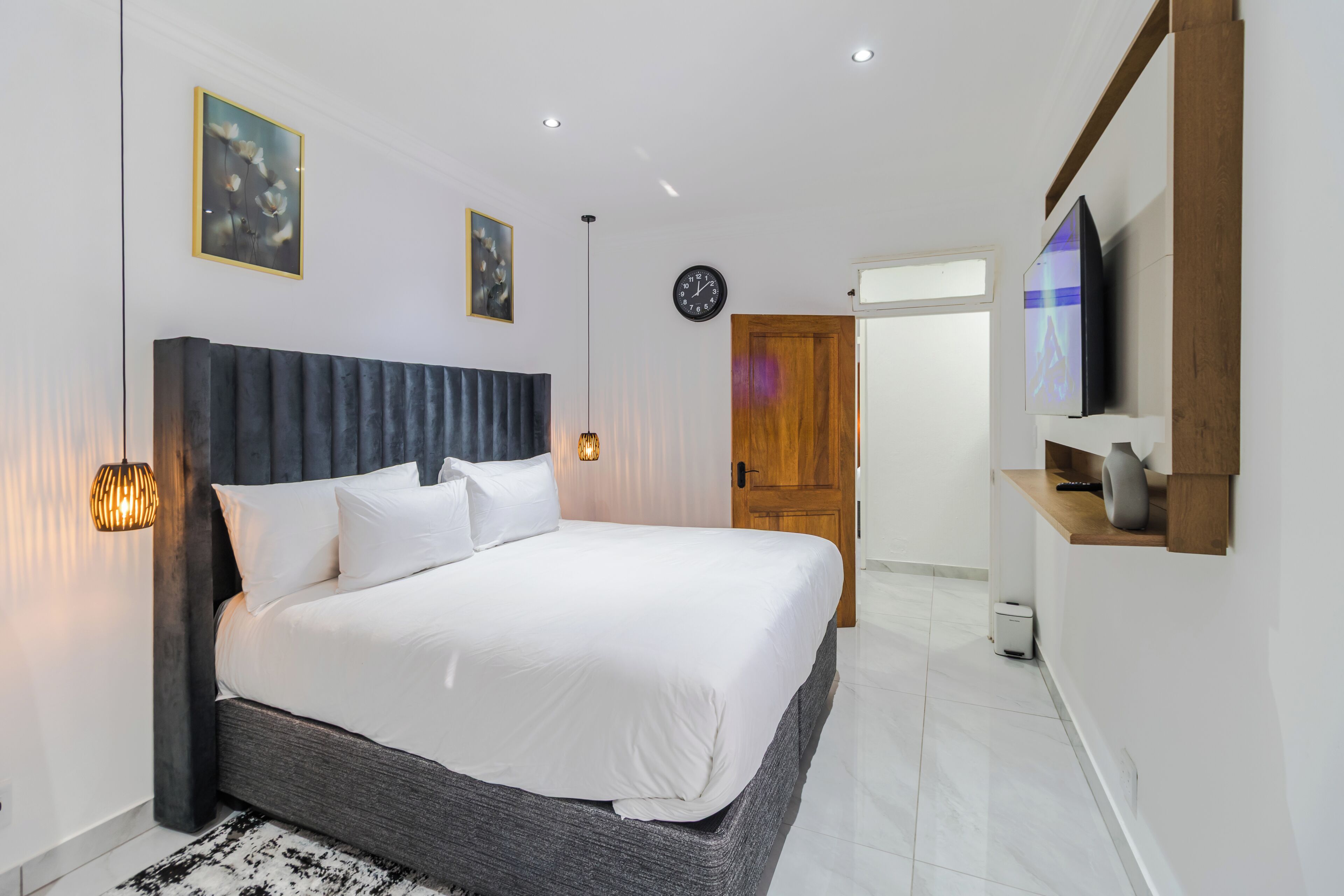 Iron/ironing board, free WiFi, bed sheets