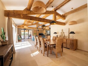 Dining - Vrbo Property (Maussane-les-Alpilles)