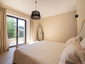 Room - Vrbo Property (Maussane-les-Alpilles)