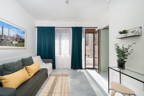 Living area - Exarchia - Apartment for 4 pax (Athina)