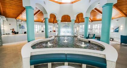 Resort on Cocoa Beach: a 2 bedrooms Ocean View