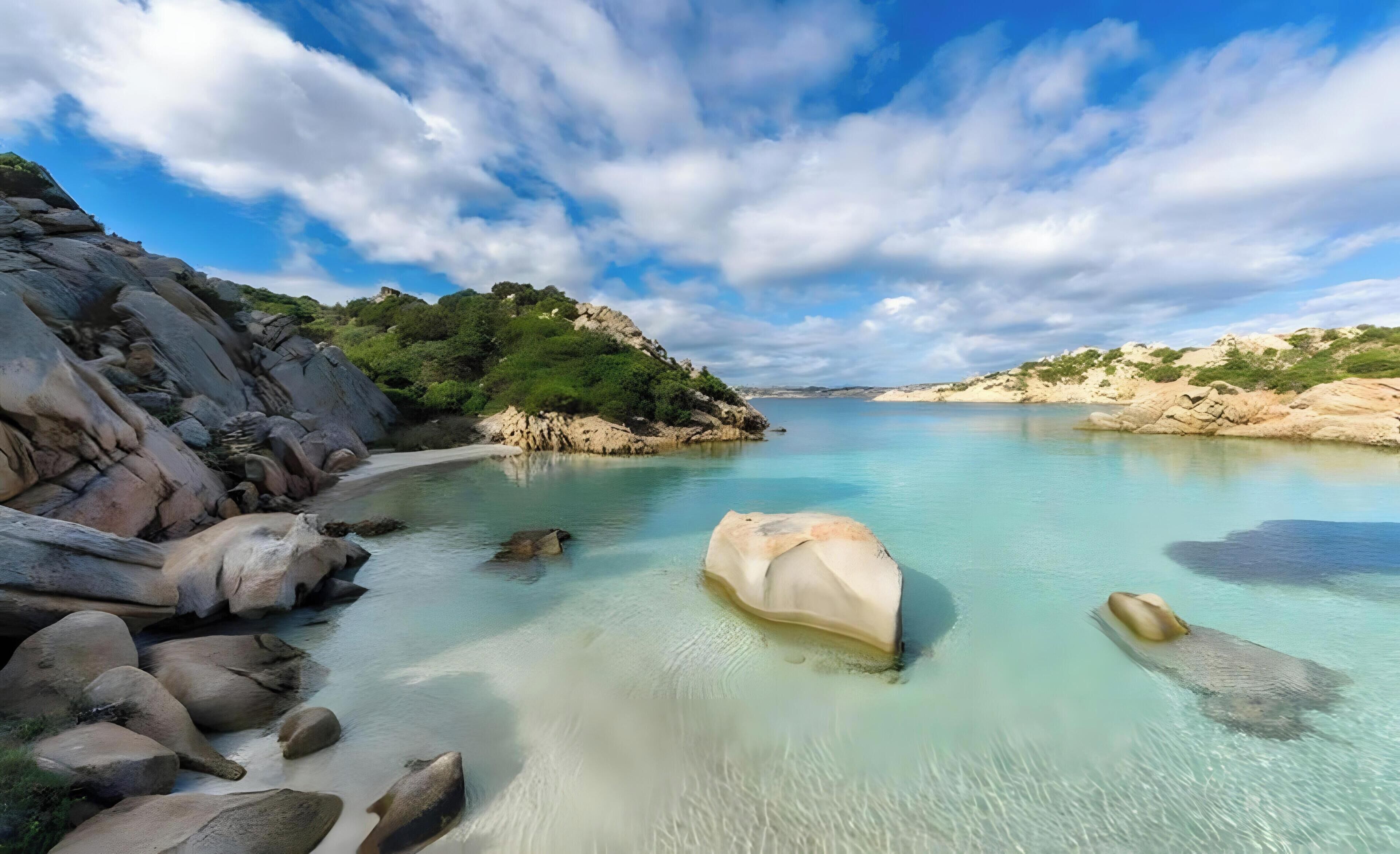Una spiaggia nelle vicinanze