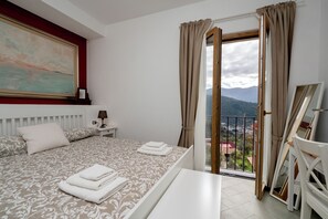 Superior Double Room, 1 Queen Bed with Sofa bed, Private Bathroom, Courtyard View | Desk, laptop workspace, blackout curtains, soundproofing - N haidea - AgriFarm e B&B  (EUROPE)