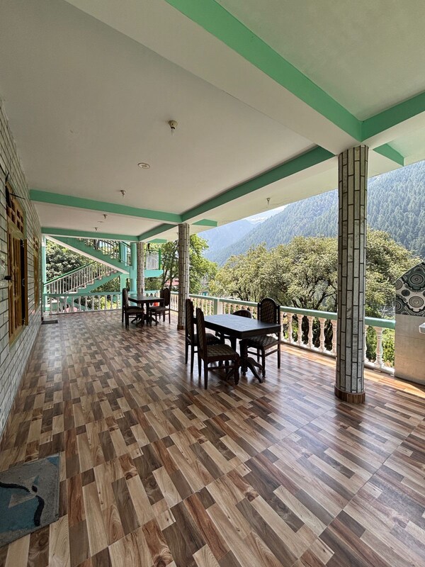Fusion Guest House And Cafe - Mandi