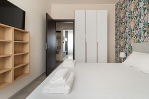 2 bedrooms, iron/ironing board - Cozy 62m2 apartment, ideal for 3 people, located on the first floor of a building with lift (steps to access it).The accommodation is located in the Forlanini district, a very short distance from Linate airport and a stone's throw from the Repetti M4 s (Milan)