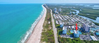 Oceanview 2-bedroom condo in Ocean Harbour North in Hutchinson Island
