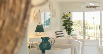 Oceanview 2-bedroom condo in Ocean Harbour North in Hutchinson Island