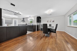 House, 5 Bedrooms | Dining - San Antonio Retreat 5br Sleeps 9 near Fiesta Tx 5 Bedroom Home (San Antonio)