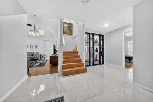 House, 5 Bedrooms | Interior