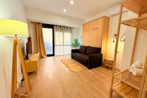 TV - Travel Habitat Mediterranean Studio (Valencia)