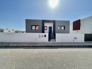 Villa, 5 Bedrooms | Exterior - Silver Coast Escape Luxury Villa With Private Pool 5 Bedroom Villa (Torres Vedras)