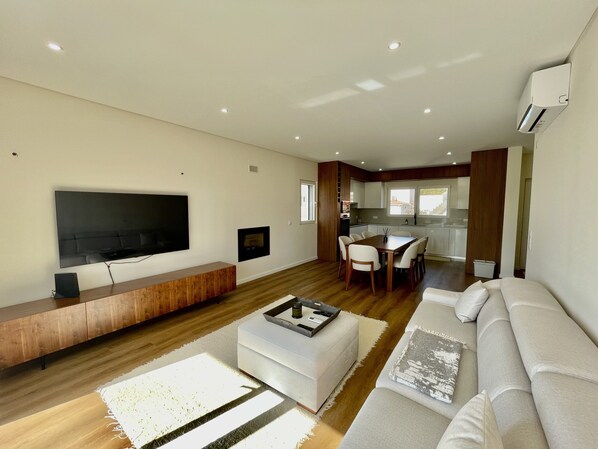 Villa, 5 Bedrooms | Living area | Smart TV, streaming services - Silver Coast Escape Luxury Villa With Private Pool 5 Bedroom Villa (Torres Vedras)