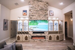 House, 5 Bedrooms | Interior - Apollos Anchor - 926 Golf Island Dr 5 Bedroom Home (Apollo Beach)