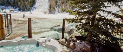 Condo, 2 Bedrooms | Outdoor spa tub