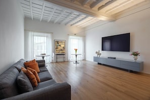 TV connectée de 50 pouces avec chaßnes par satellite