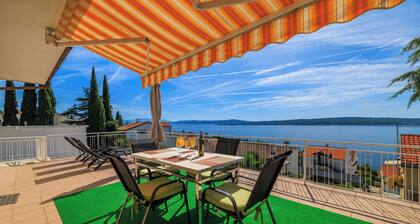 Vacation apartment with large terrace & fantastic sea view in Dramalj