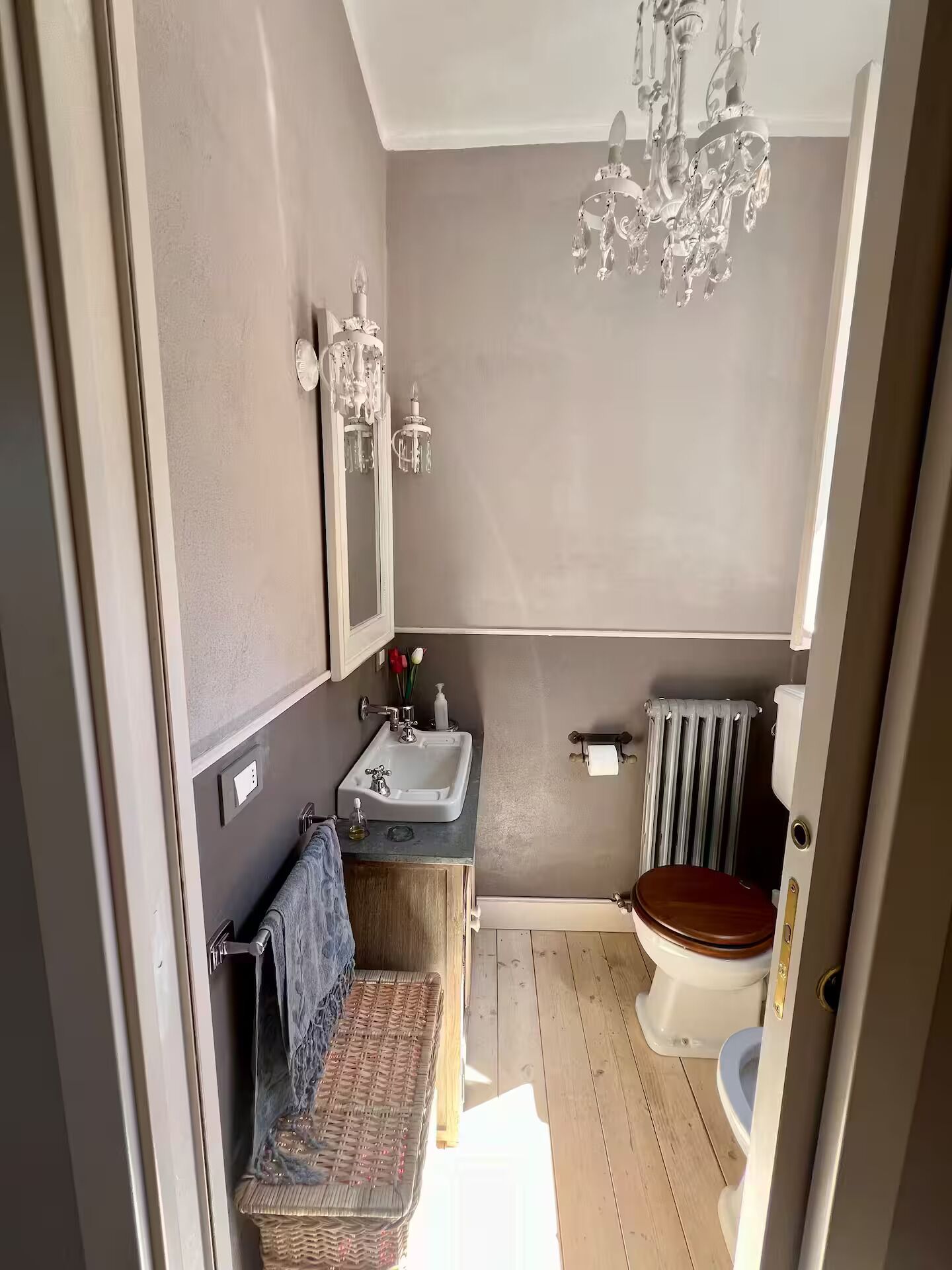 Doccia, asciugacapelli, bidet, asciugamani