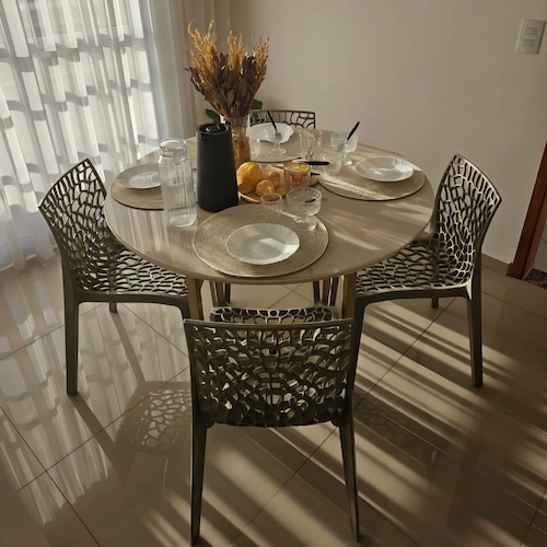 Comfortable 2-Bedroom AC Apartment  Prime Location for Corporate Travel