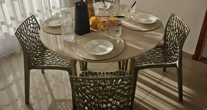 Comfortable 2-Bedroom AC Apartment Prime Location for Corporate Travel