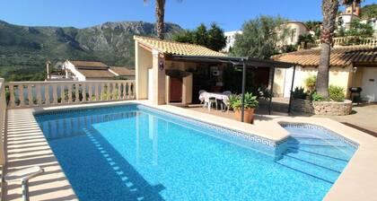 Oasis with swimming pool - jacuzzi - terrace with pergola