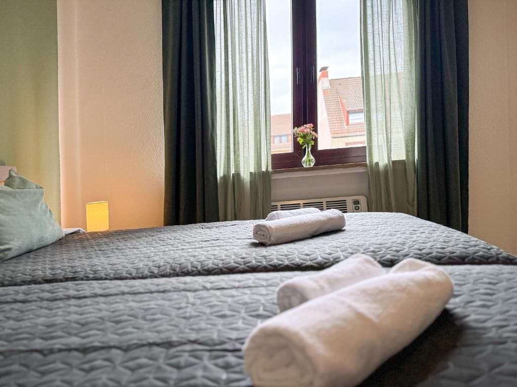 Apartment, 3 Bedrooms, Patio, City View