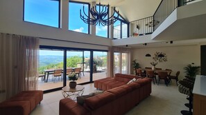 Smart TV - Villa Lunetta – Peaceful Istrian Retreat Heated pool (Pazin)