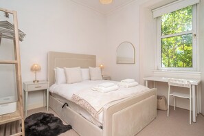 Iron/ironing board, free WiFi, bed sheets - Cosy 2 Bed in Central Edinburgh - Pass the Keys (Edinburgh)